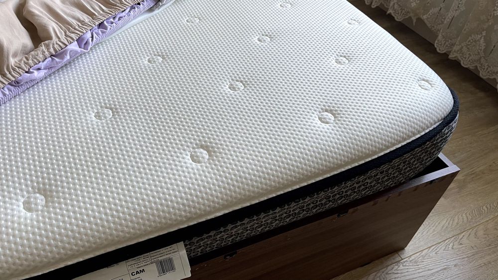 Продам спальный гарнитур