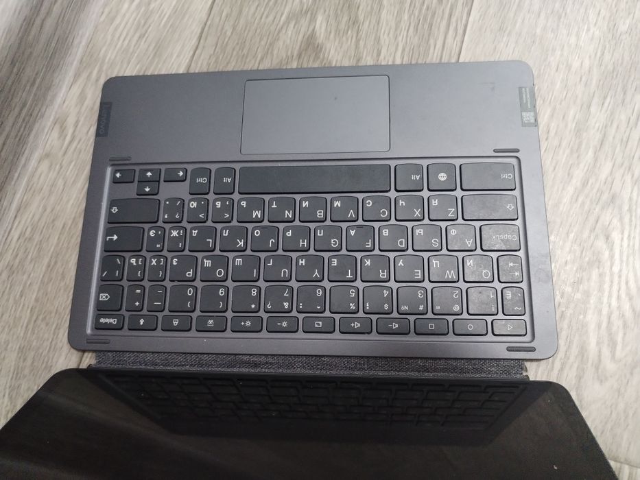 Планшет lenovoTB-J706L