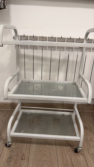 Помощник для мастеров красоты