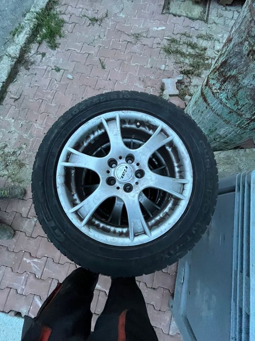 Vând anvelope in stare buna