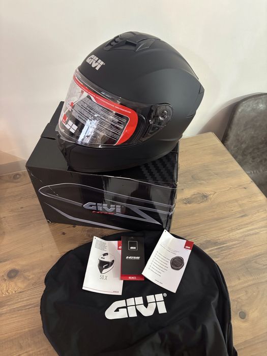 Чисто нова каска за мотор Givi