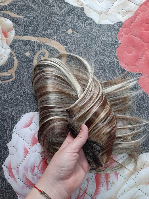 Изкуствена коса на треси