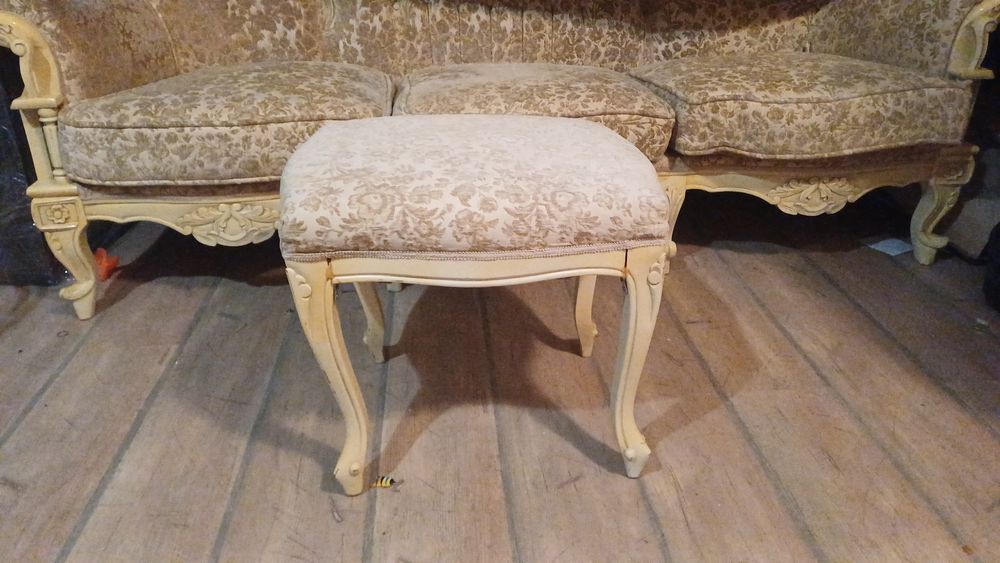 Холна гарнитура  с дърворезба