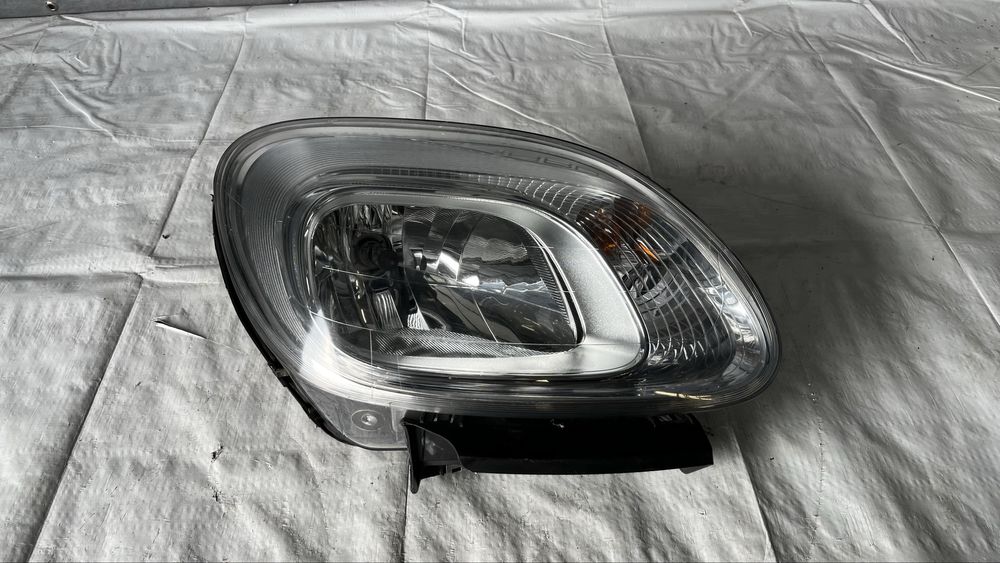 2 броя ляв и 1 брой десен фар Fiat Panda 3 2011-