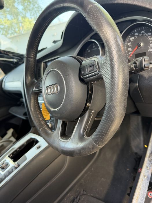 Оригинален Кожен Волан с Пера, Еърбег и Километраж за Audi Q7 4L Фейслифт (2010-2015)