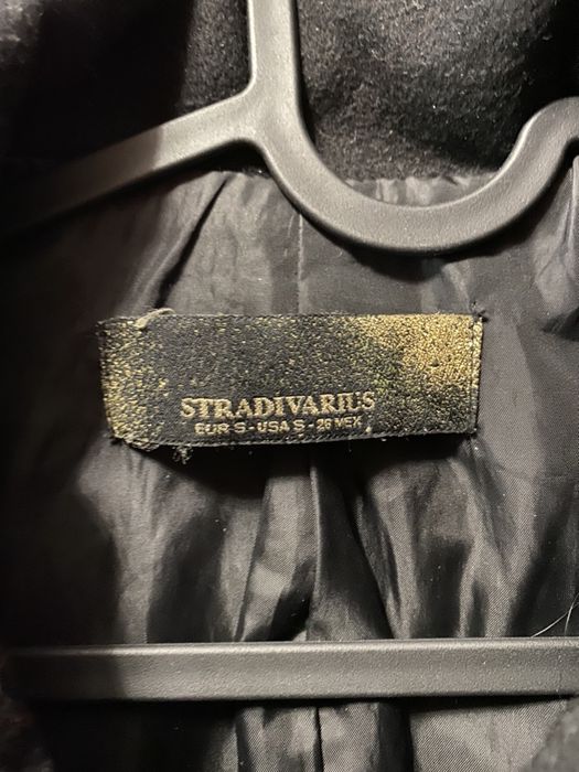 Зимна палто с колан stradivarius