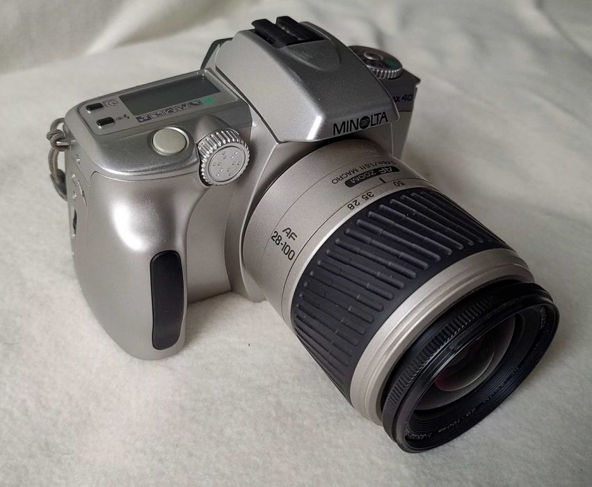 Aparat foto film SLR Minolta Dynax 40 obiectiv Minolta 28-100 f3.5-5.6