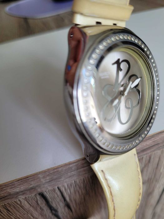 Дамски часовник Swatch 90 лв