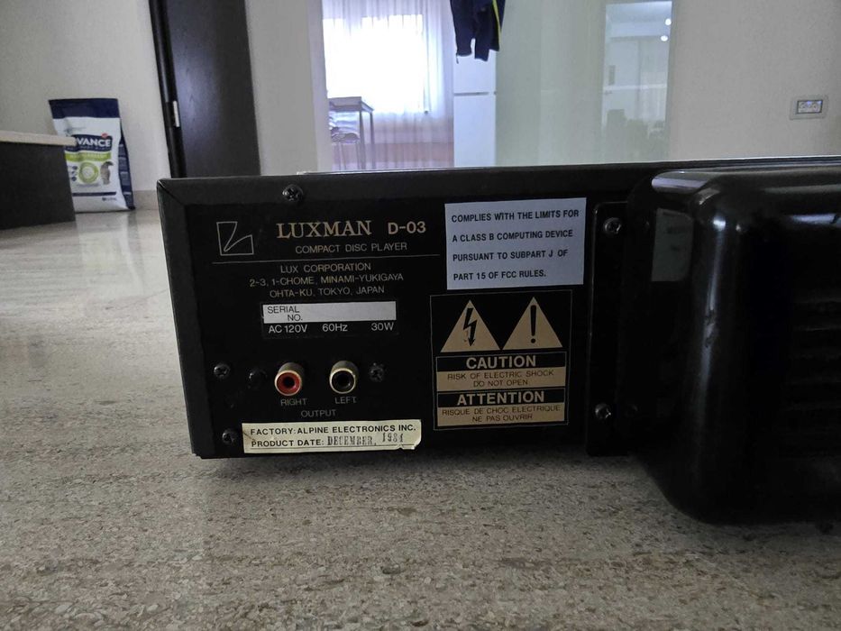 CD Player Luxman D-03 – Defect, pentru piese / reparatie