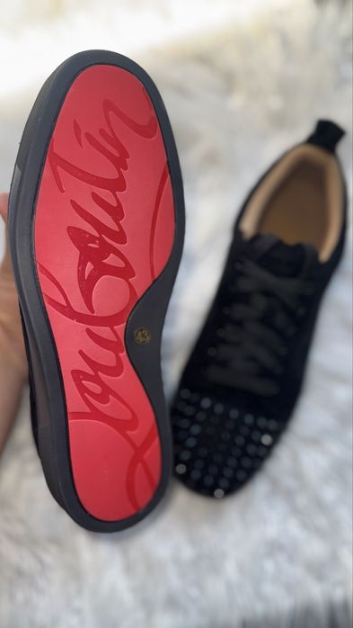 Louboitin  spikes 43
