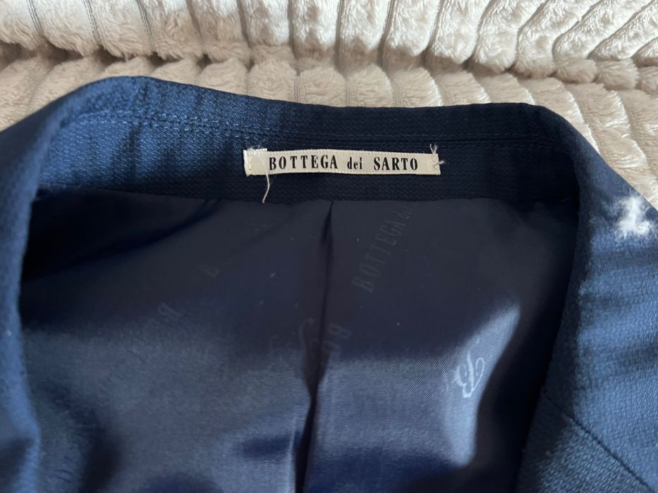 Тъмносин официален костюм