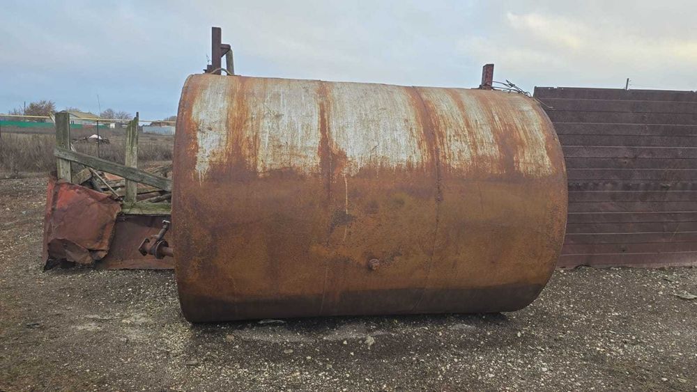 Продам емкость бочку