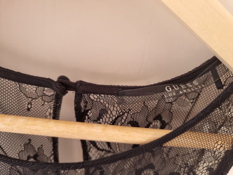 Guess бандажна рокля размер S