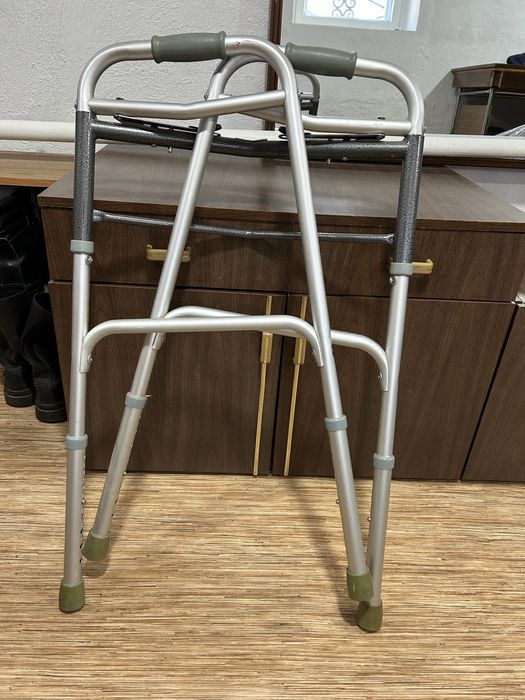 Продам ходунки для взрослых