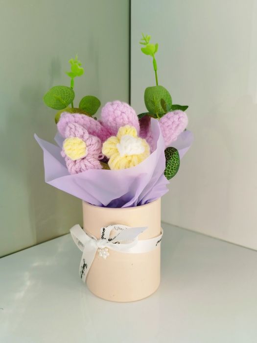 Продам вязаные букетики