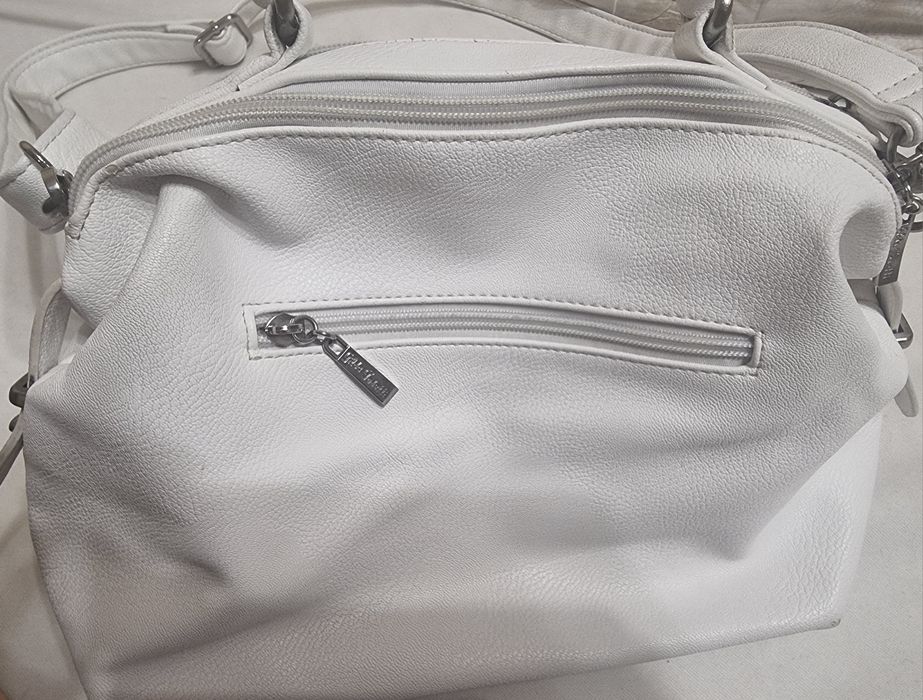 Красивая,белая сумка