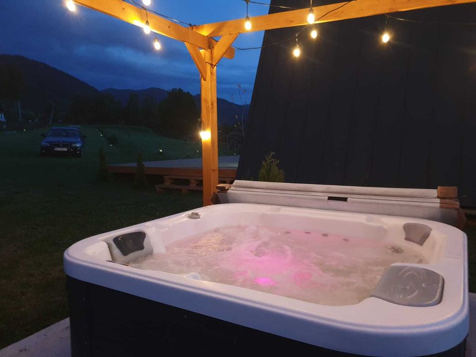 Jacuzzi exterior