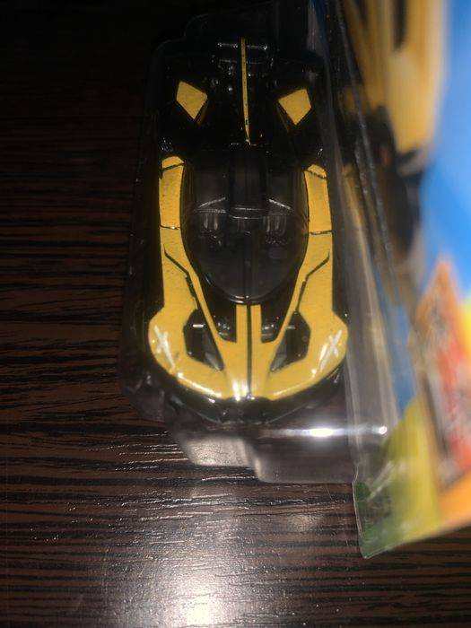 Hot Wheels Bugatti Bolide (желтый)