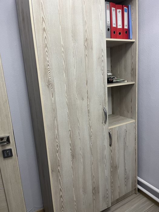 Мебель для офиса, телевизор, кресло