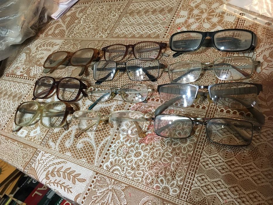 Оправы для очков.