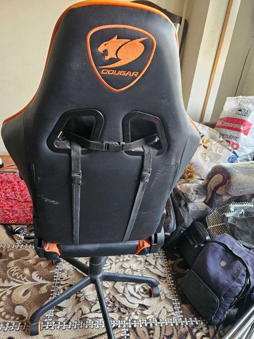 COUGAR Kreslo tez va arzon sotiladi. Pul zarur!