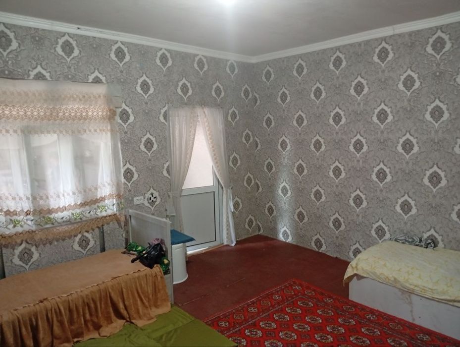 Arzon xovli Nurafshonda 2 sotix 4 xonali uy sotiladi.
