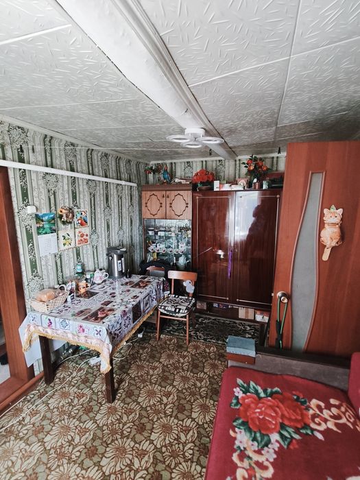 Дом в рабочем поселке (асфальтированный подъезд)