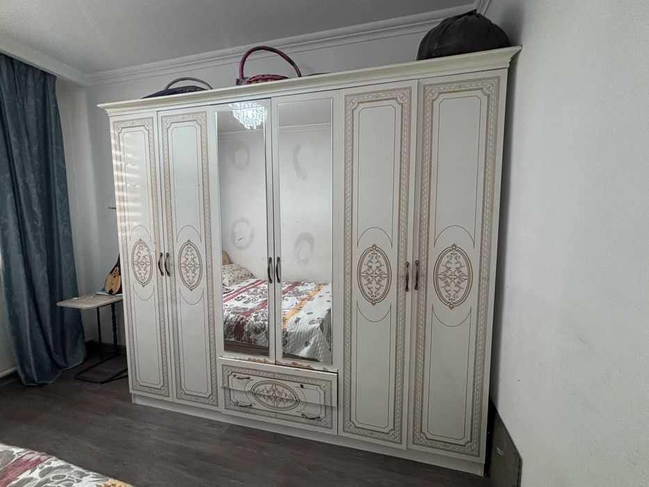 спальный шкаф …………