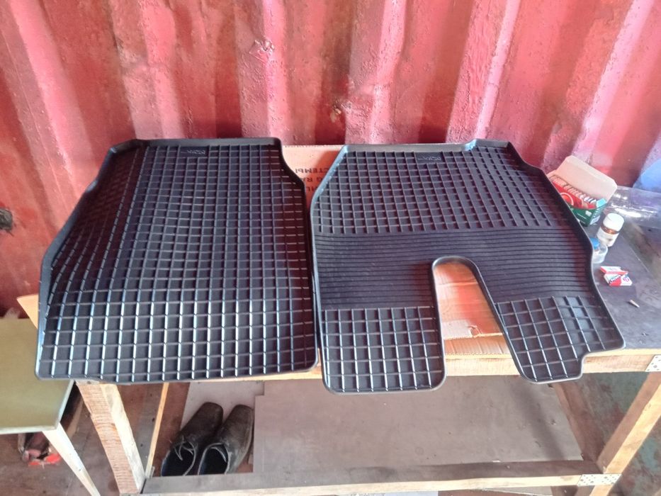 Полики резиновые Ивеко.