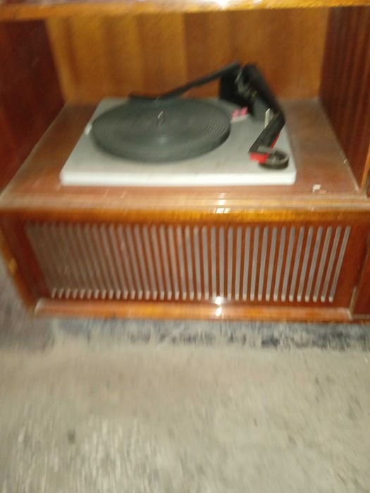 Ретро радиограмофон ЛИРА 68