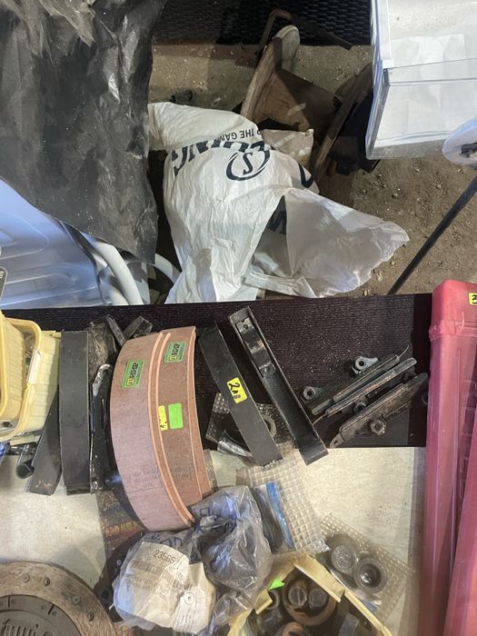 Части за ретро автомобили главно за москич