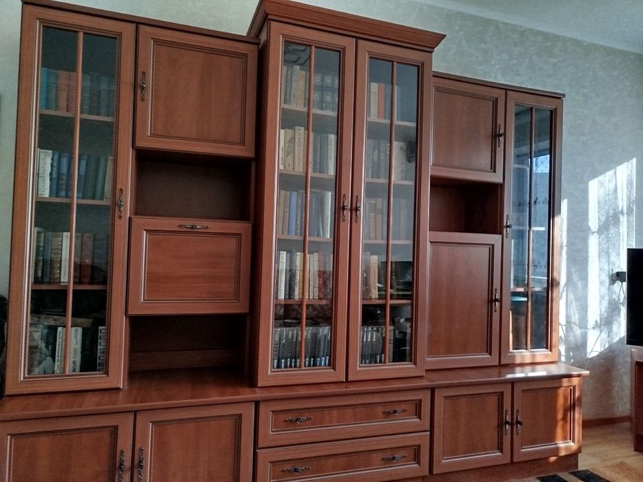 продам стенку в хорошем состоянии