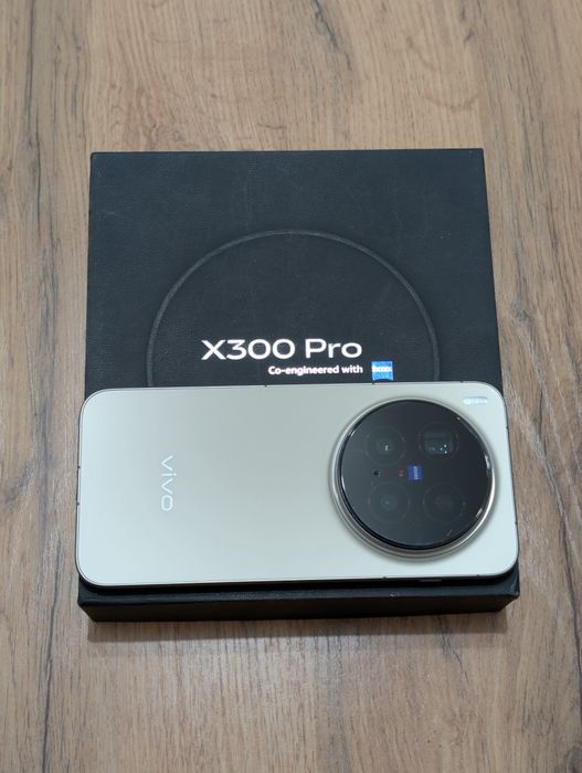 Vivo X300 Pro 512 gb Ram 16 EAC