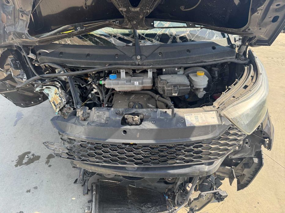 Dezmembrez Iveco Daily 2.3 HPI Euro 5 100 000km reali