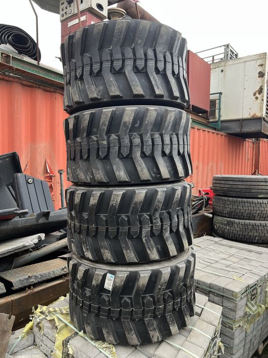 Vând cauciucuri BKT NOI 31x15.5-15 H.D.