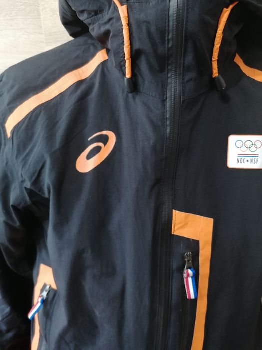 Зимно ски сноуборд яке. Официален дамски холандски олимпийски екип.