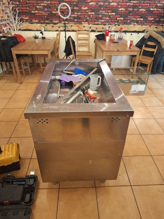Vitrina  calda   Bain Marie second-hand  cu protecția din geamuri !