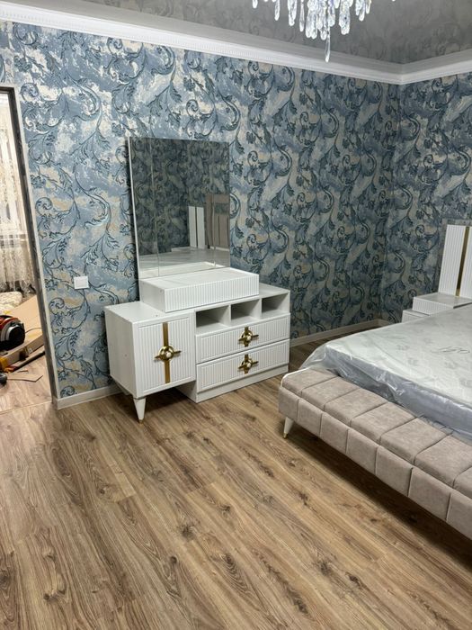 Продам спальный гарнитур