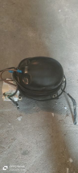 Компрессор холодильника SAMSUNG