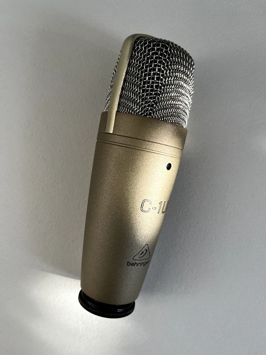 Студийный микрофон