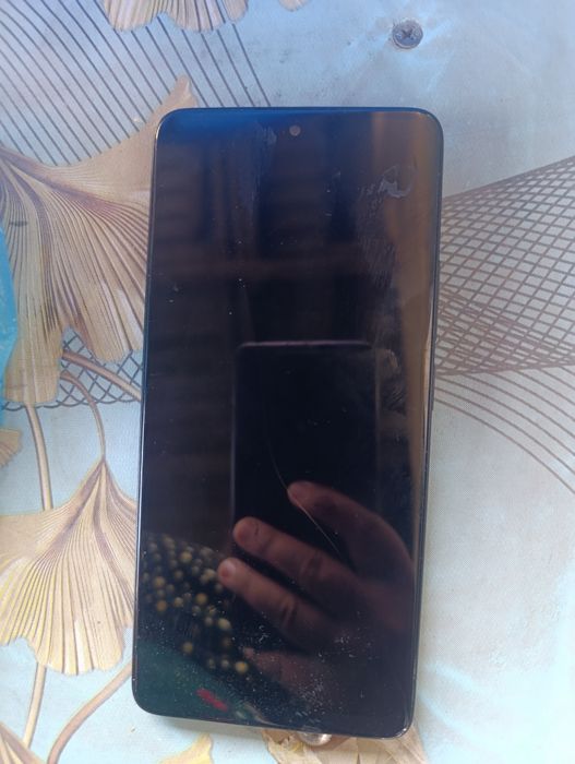 Redmi 13  karopka bor