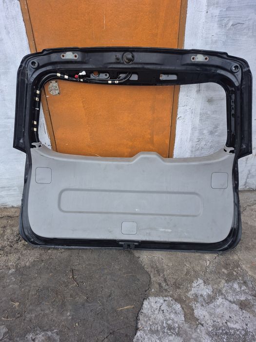 Крышка багажника,крыло естима