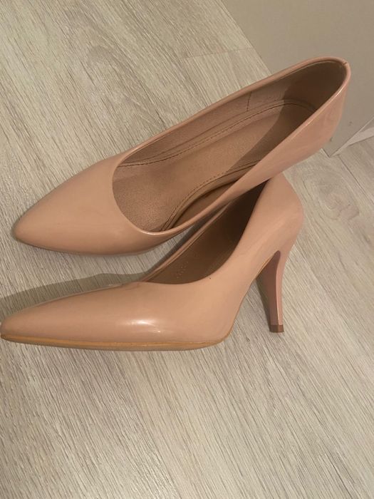 Қыздар туфлиі бір  рет киілген