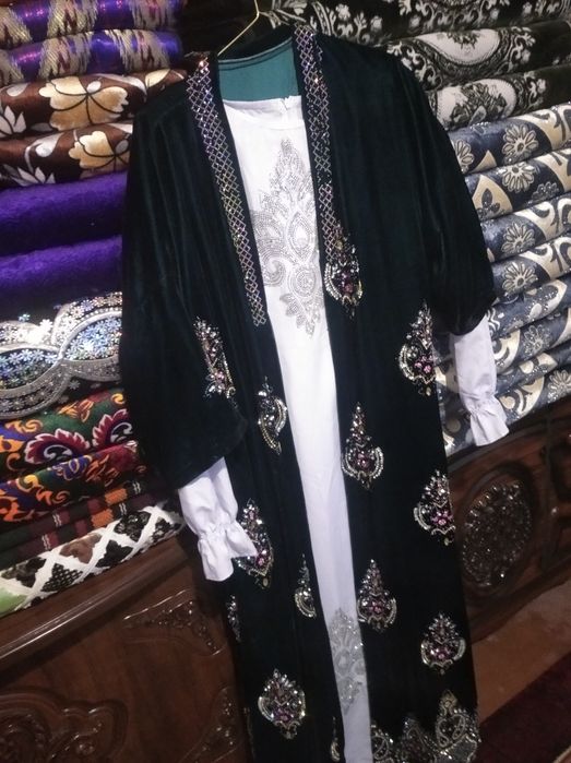 Abaya. 1 marta toʻyimda kiyganman . Yap yangi