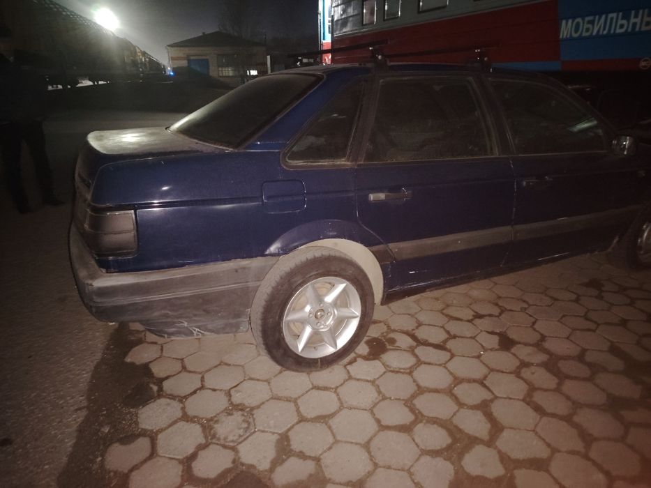 Продам машину марки пассат б3