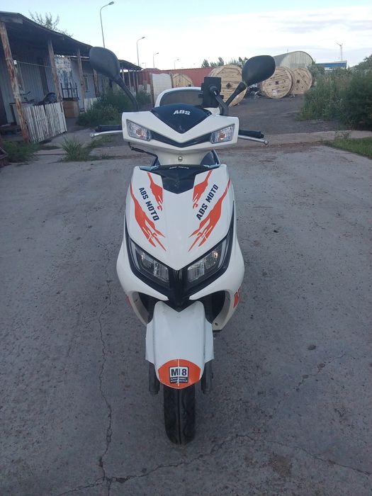 Продаю Скутер М8