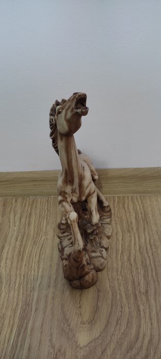 Cal sculptura semnata A.Giannetti
