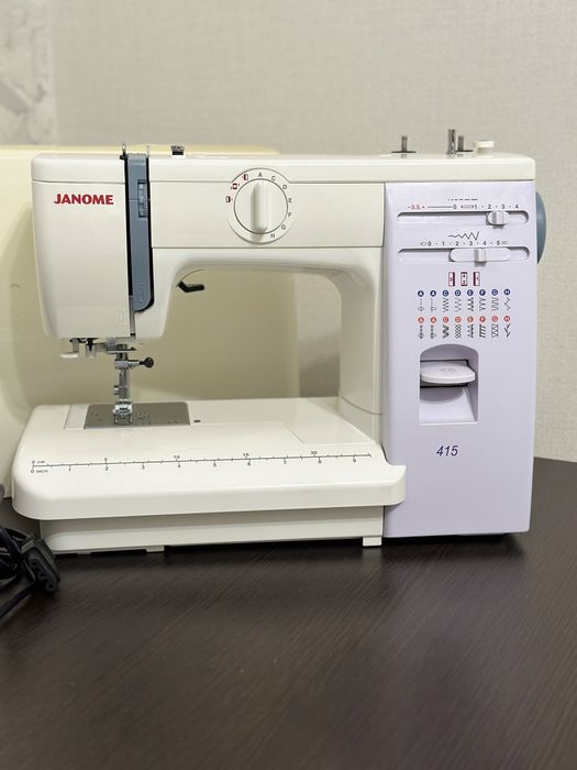 Швейная машина janome