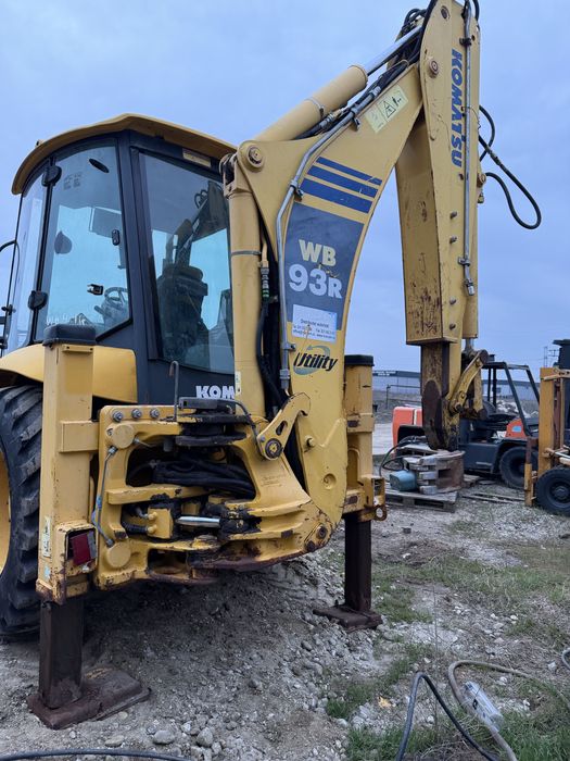 De vanzare buldoexcavator komatsu 2011