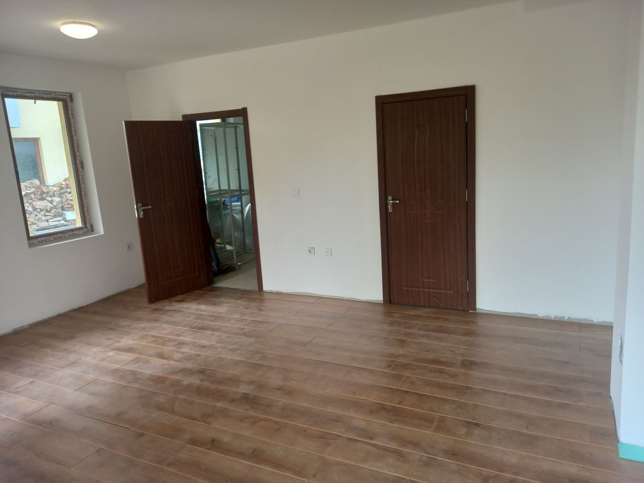 Къща  новопостроена в района наТрявна